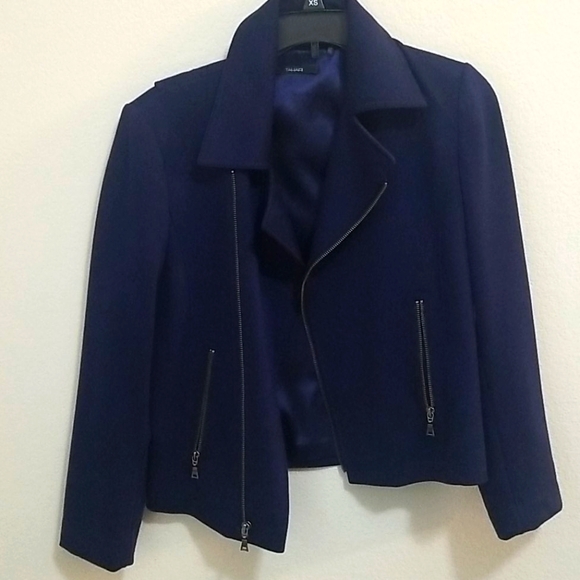 Tahari blazer - Picture 1 of 2